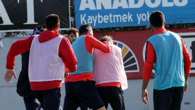 Trabzonspor Antremanında Kavga