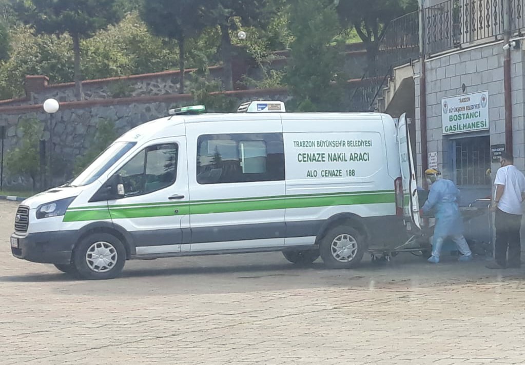 Kovit Kapıcıoğlu ailesine acı üstüne acı eklerken Emine Kapıcıoğlu hayata veda etti