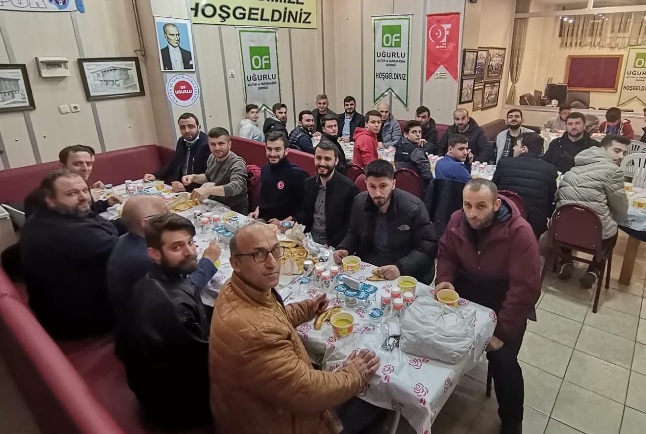 Trabzon Of Uğurlu gençliği iftar Bereket sofrasında buluştu